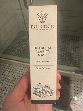 Charcoal Clarity Mask — White